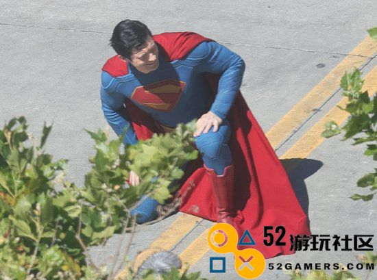 《超人》大量片场照流出!新超人黄色腰带、裤衩外穿